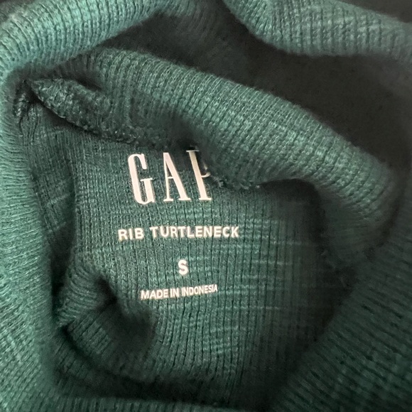 Gap - Forest Green 
RIB TURTLENECK
Size Small NWT - Picture 4 of 12